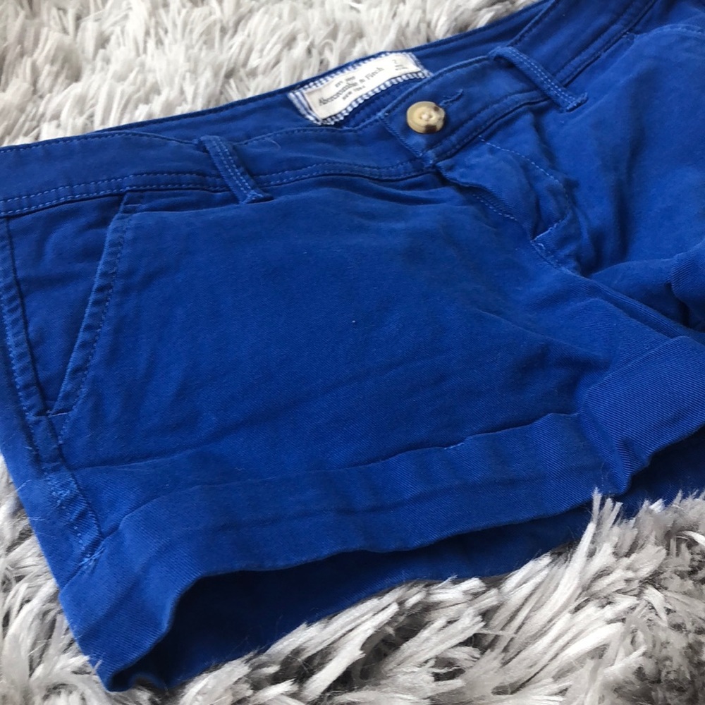 Shorts - Picture 2 of 4